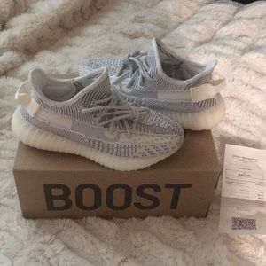 Yeezy Boost 350 V2